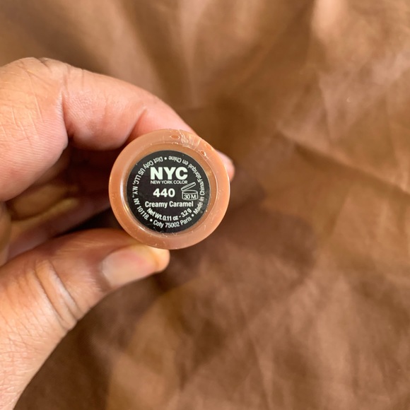 NYC LIPSTICK...... CREAMY CARAMEL 440 - Picture 2 of 2